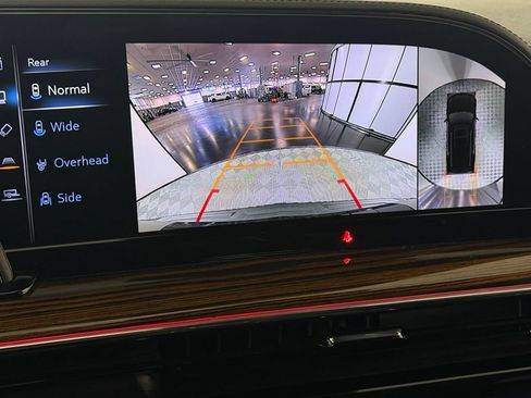 Used 2024 Cadillac Escalade ESV Luxury RWD image 18