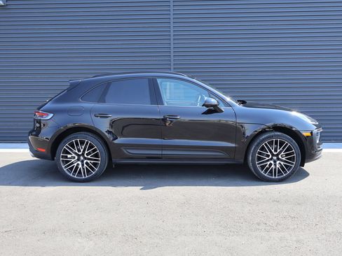 Certified 2026 Porsche Macan AWD/4WD image 9