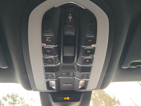 Certified 2024 Porsche Macan S image 26