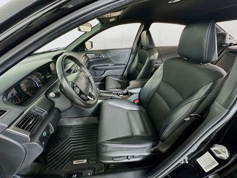 Used 2016 Honda Accord Sport image 13