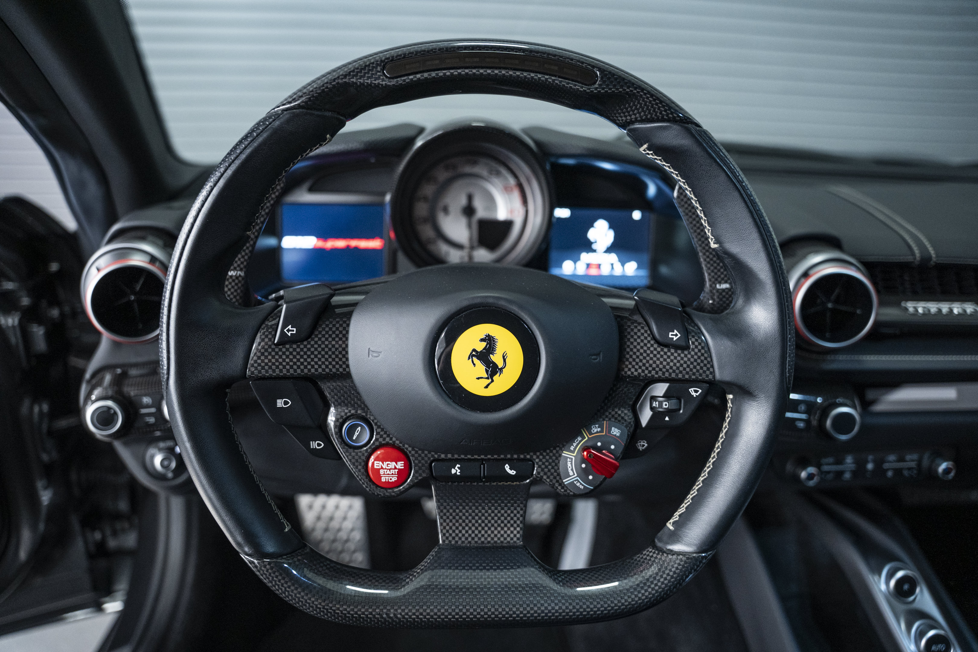 Used 2019 Ferrari 812 Superfast RWD image 27