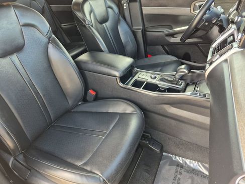 Used 2023 Kia Sorento S AWD/4WD image 17
