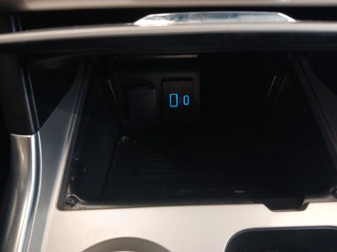 Used 2021 Ford Explorer XLT w/ Equipment Group 202A image 26