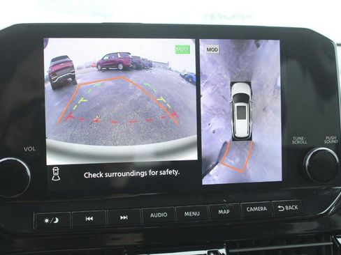 Used 2024 Nissan Pathfinder SL image 21