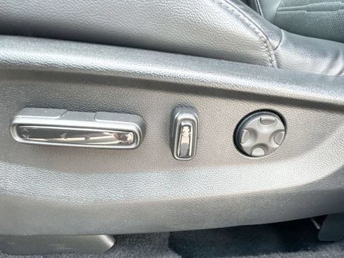 Used 2022 Honda CR-V Touring image 14