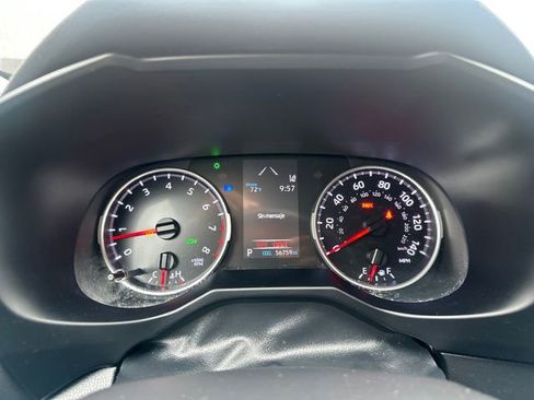 Used 2021 Toyota RAV4 LE AWD/4WD image 34