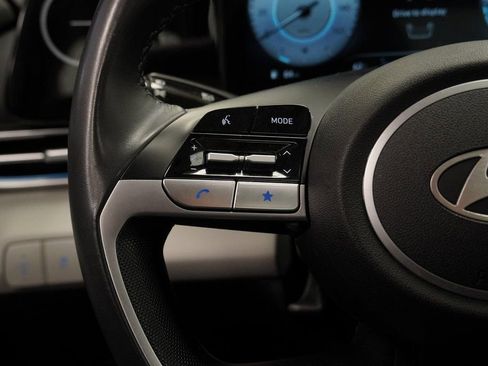 Used 2024 Hyundai Elantra Limited image 38