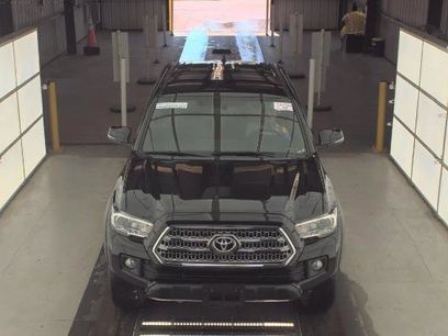 Used 2017 Toyota Tacoma TRD Off-Road w/ Tow Package (A/T)