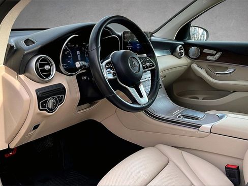Used 2020 Mercedes-Benz GLC 300 4MATIC image 16