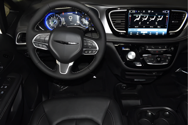 New 2026 Chrysler Pacifica Select AWD/4WD image 14