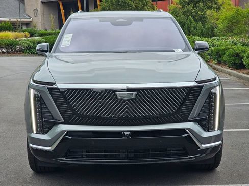 New 2027 Cadillac Vistiq Luxury AWD/4WD image 8