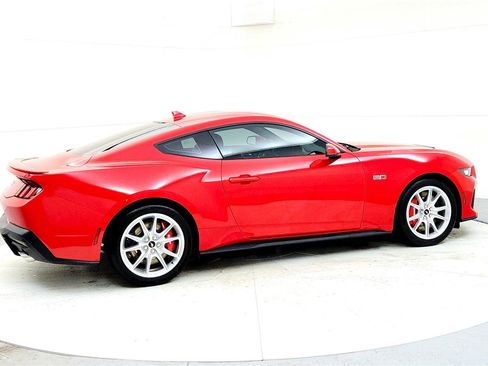 Used 2024 Ford Mustang GT Premium image 6