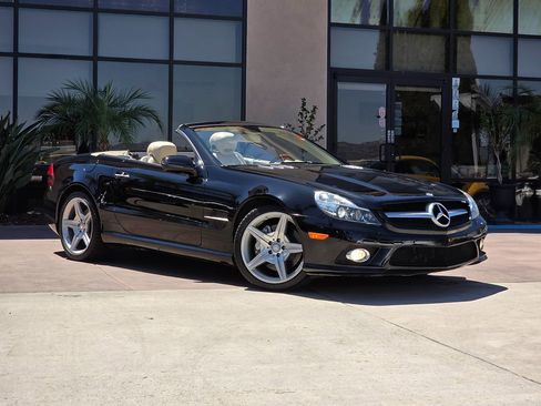 Used 2012 Mercedes-Benz SL 550 image 4