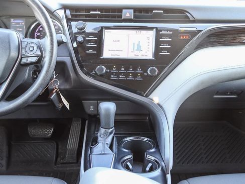 Used 2019 Toyota Camry L image 13