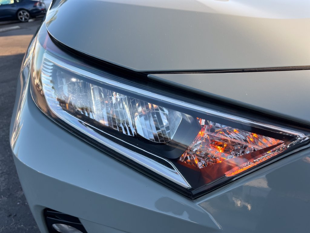 Used 2019 Toyota RAV4 XLE w/ Convenience Package FWD image 34