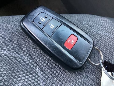 Used 2023 Toyota RAV4 Woodland Edition image 28