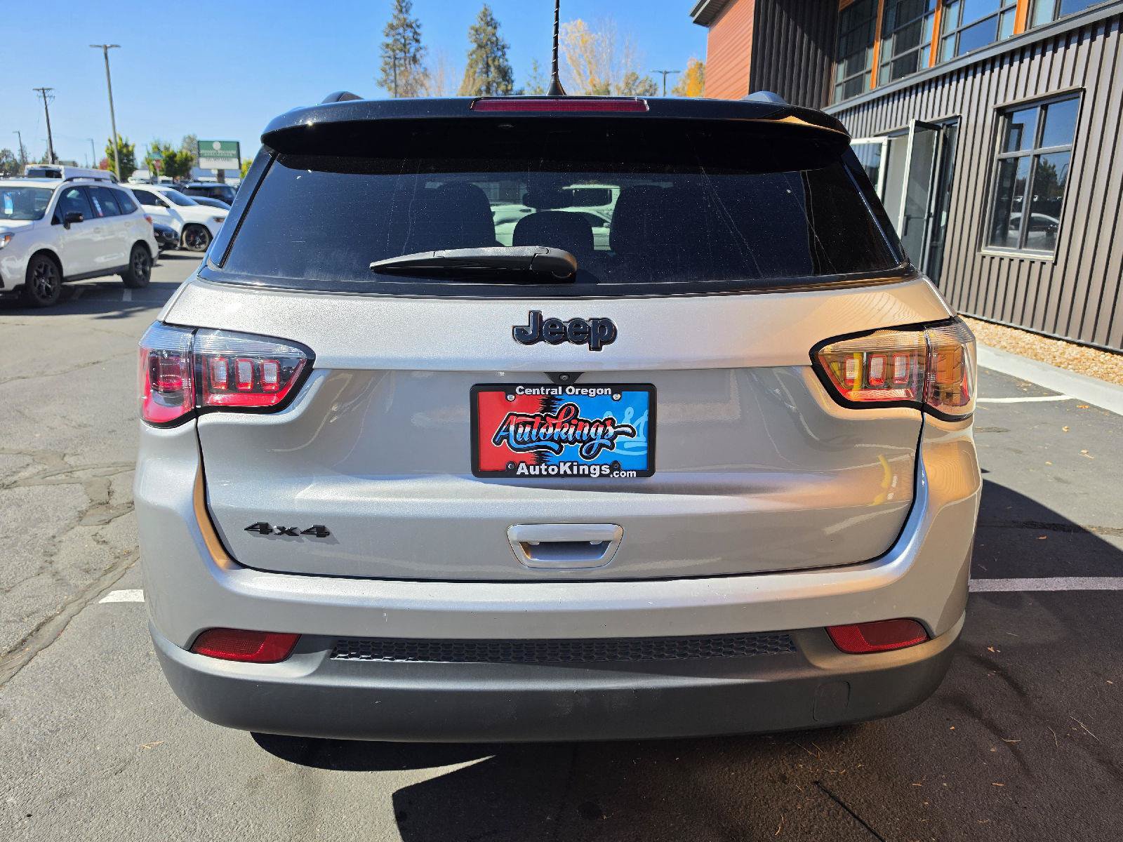 Used 2023 Jeep Compass Latitude w/ Convenience Group AWD/4WD image 4