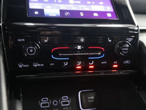 Used 2023 Jeep Grand Cherokee L Laredo AWD/4WD image 27