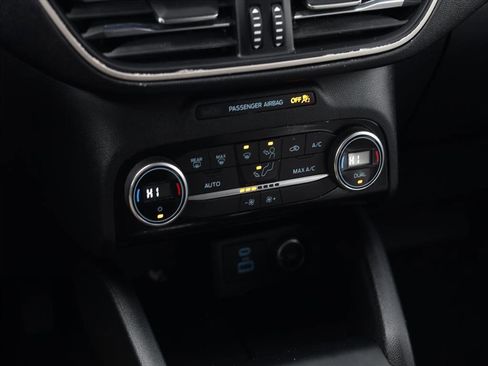 Used 2021 Ford Escape SE image 17