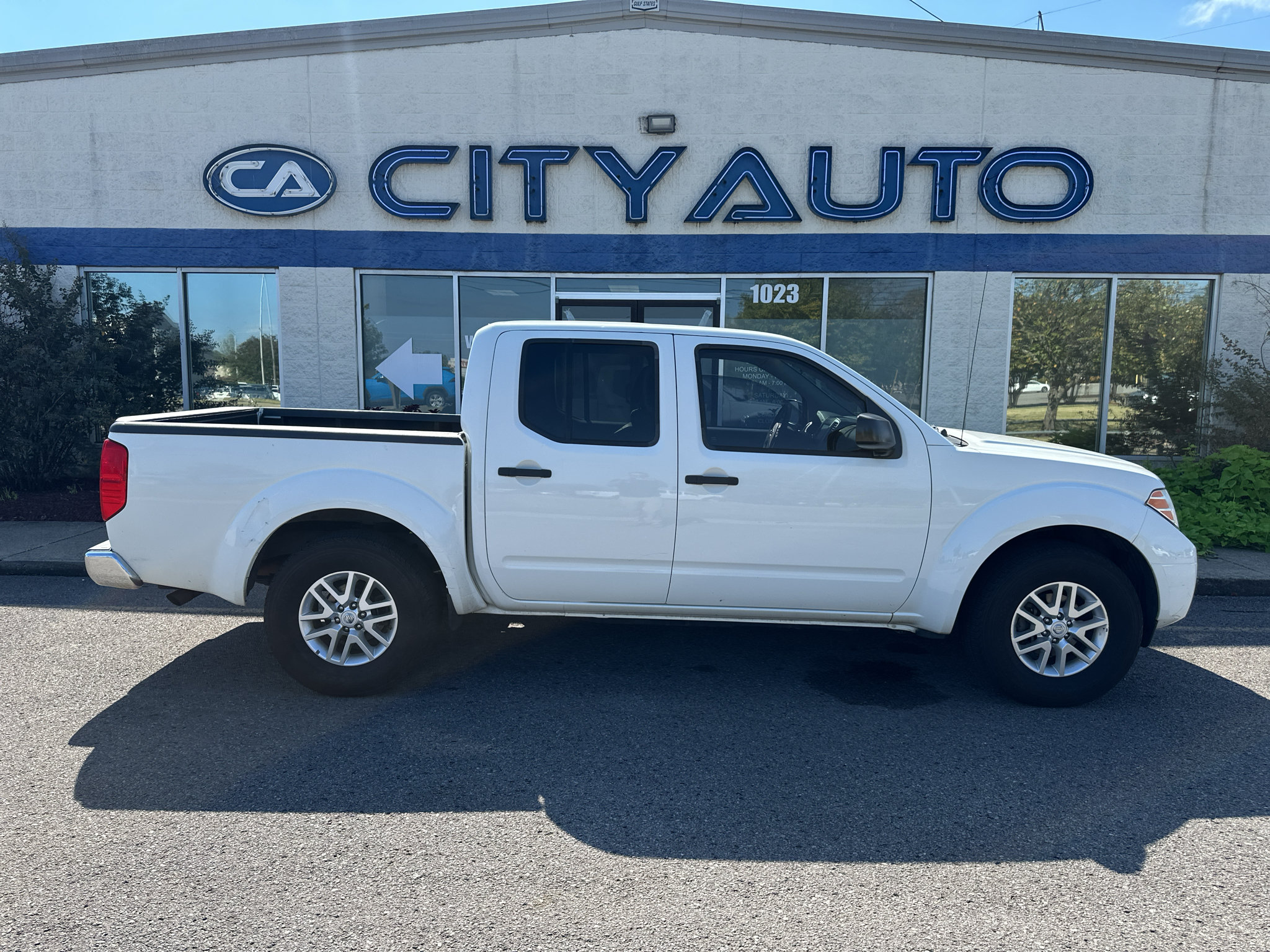 Used 2019 Nissan Frontier SV RWD image 3