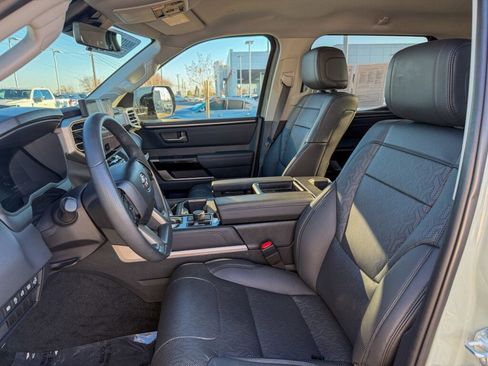 Used 2024 Toyota Tundra Limited image 12