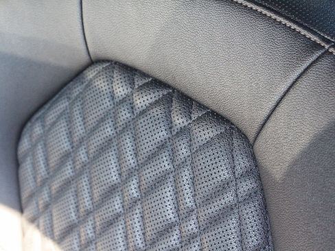 Certified 2023 BMW 530e w/ Convenience Package image 31