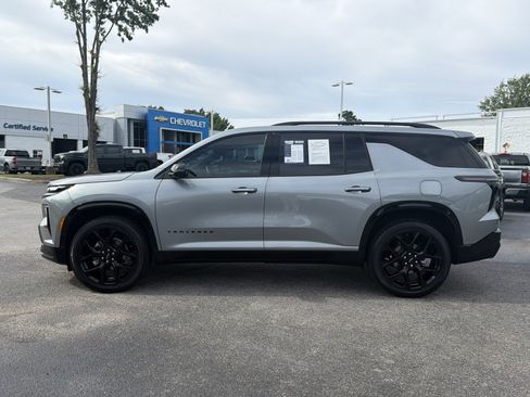 Used 2024 Chevrolet Traverse RS AWD/4WD image 9