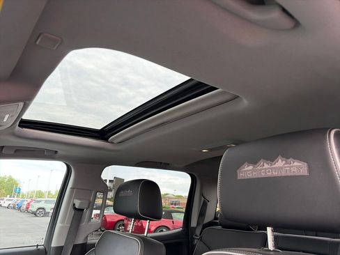 Used 2018 Chevrolet Silverado 1500 High Country AWD/4WD image 31
