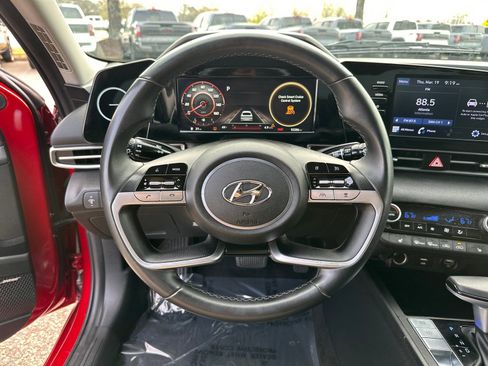 Used 2021 Hyundai Elantra SEL w/ Convenience + Premium Package FWD image 21