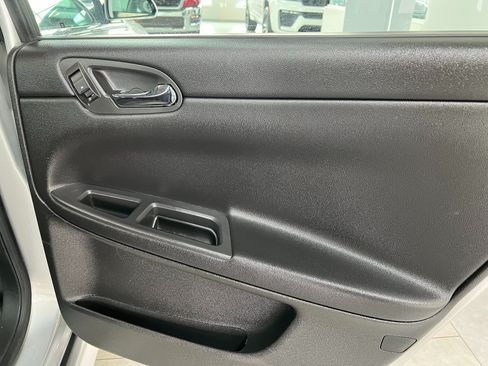Used 2011 Chevrolet Impala LT FWD image 23