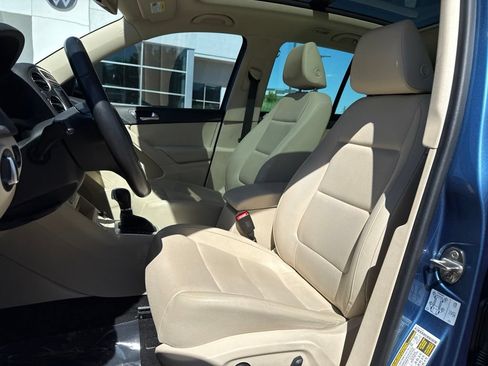 Used 2017 Volkswagen Tiguan Wolfsburg Edition AWD/4WD image 9