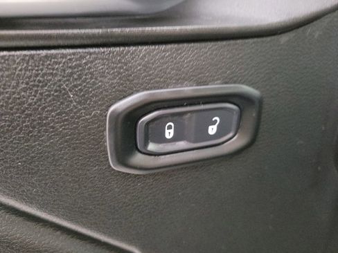 Used 2018 Jeep Wrangler Unlimited Sport S image 18