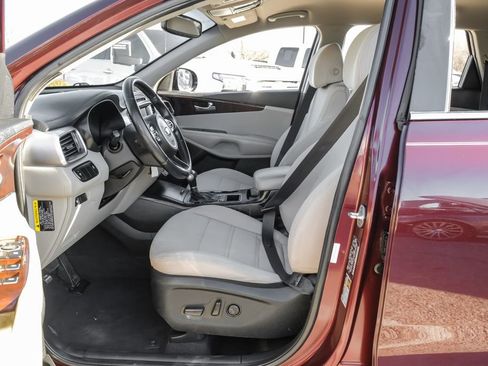 Used 2017 Kia Sorento LX w/ LX Convenience Package image 36