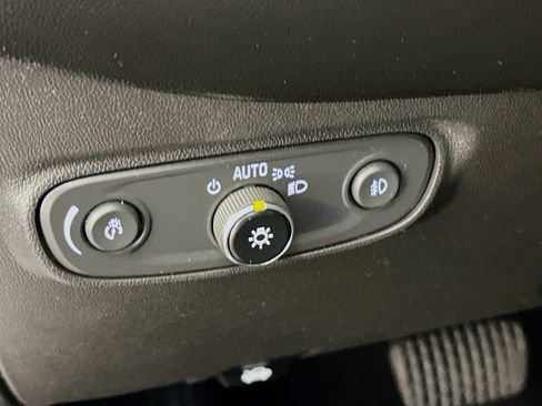 Used 2021 Chevrolet Equinox LT image 17