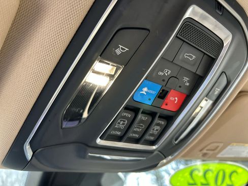 Used 2022 Jeep Grand Cherokee Limited image 36