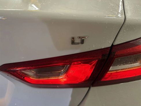 Used 2024 Chevrolet Malibu LT FWD image 16