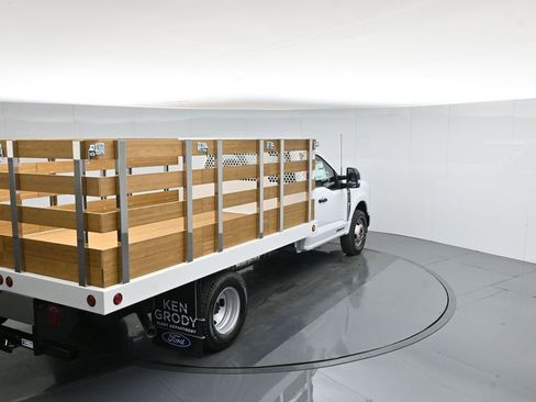 New 2026 Ford F350 XL w/ XL Chrome Package RWD image 30