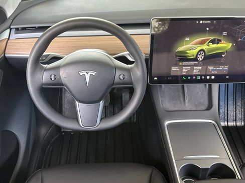 Used 2023 Tesla Model Y Long Range AWD/4WD image 14