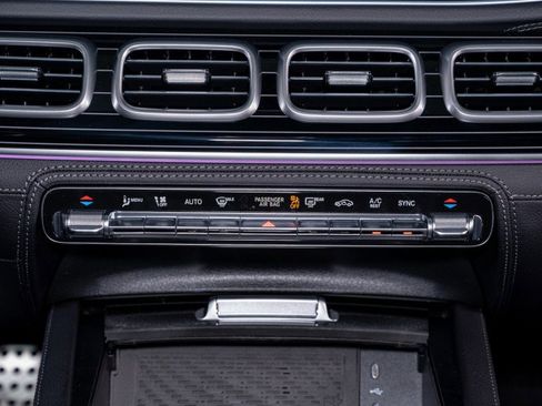 New 2026 Mercedes-Benz GLS 580 4MATIC image 23