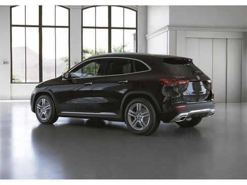 Certified 2023 Mercedes-Benz GLA 250 4MATIC image 31
