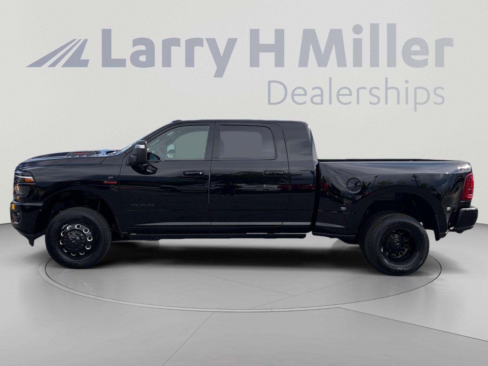 New 2026 RAM 3500 Laramie AWD/4WD image 2