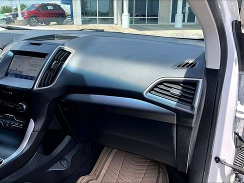 Used 2020 Ford Edge SEL FWD image 21