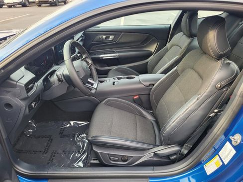 Used 2024 Ford Mustang Coupe image 11