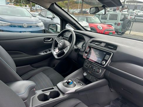 Used 2025 Nissan Leaf S FWD image 27