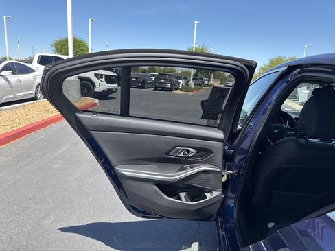 Used 2020 BMW 330i Sedan w/ Driving Assistance Package RWD image 18