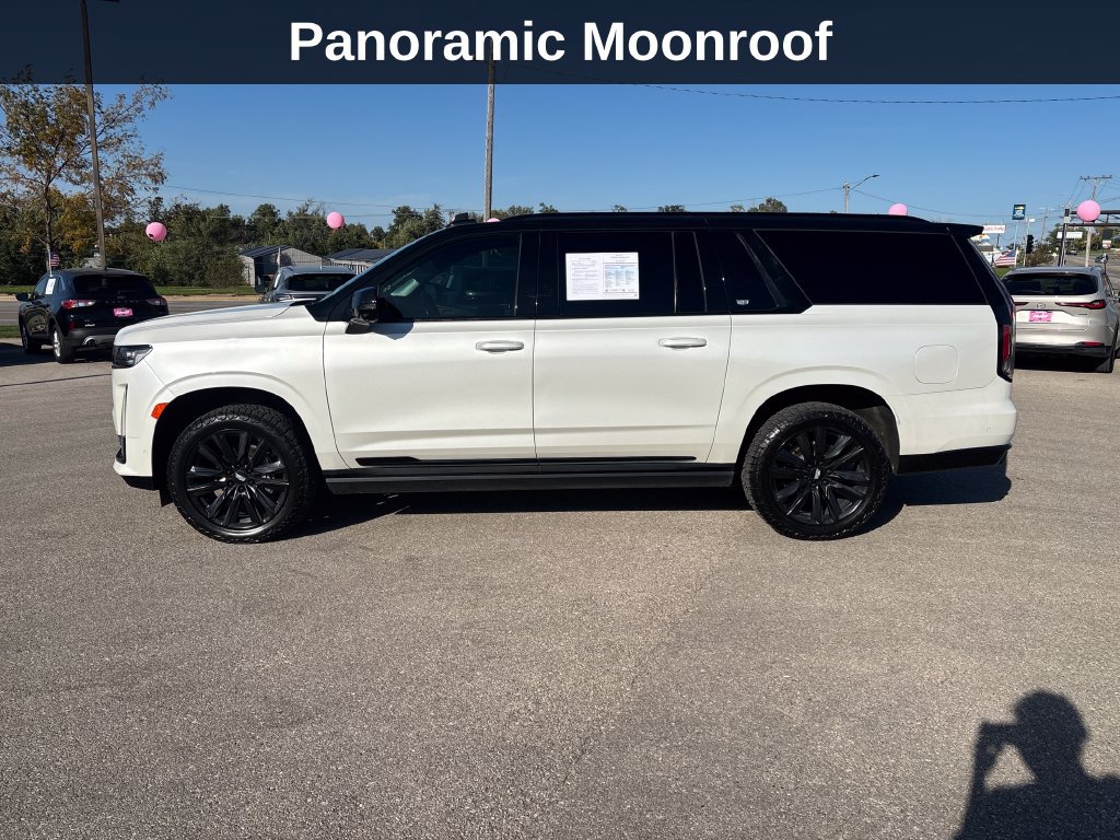 Used 2022 Cadillac Escalade ESV Sport Platinum w/ Heavy-Duty Trailer Package AWD/4WD image 2