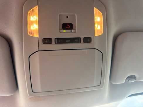 Used 2024 Toyota Highlander LE FWD image 22