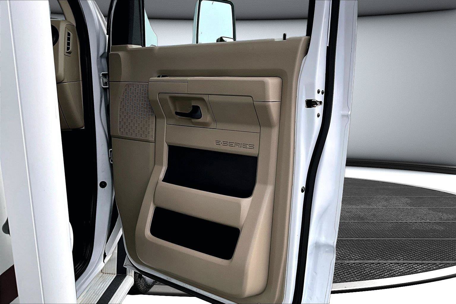 Used 2011 Ford E-350 and Econoline 350 Super Duty w/ Motorhome Prep Pkg RWD image 27