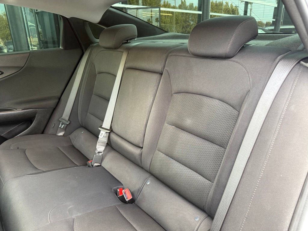 Used 2022 Chevrolet Malibu LT FWD image 11