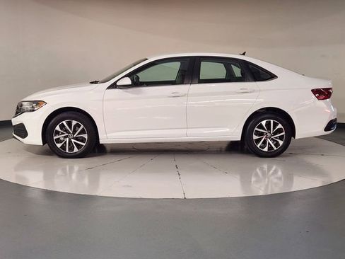 Used 2022 Volkswagen Jetta S image 5